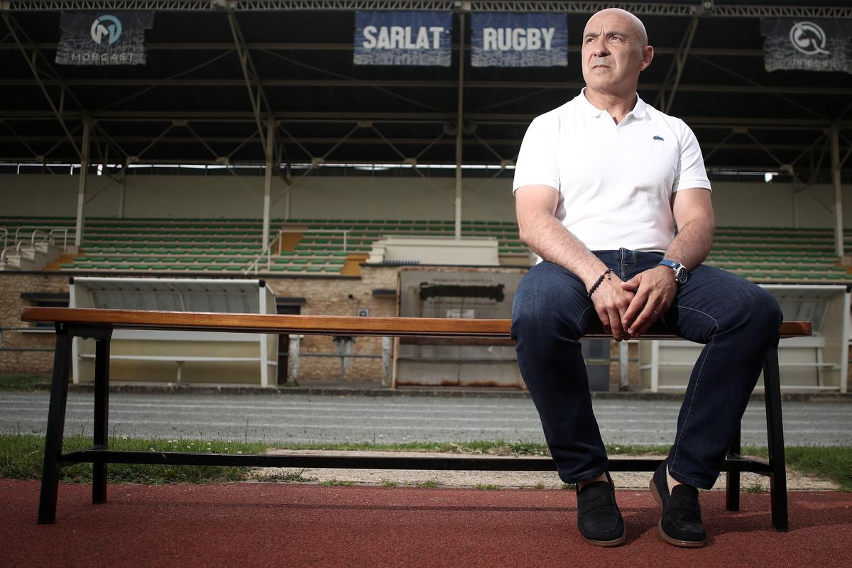 laurent travers, tyst rugbychef, leder med passion och erfarenhet inom rugbyvärlden.