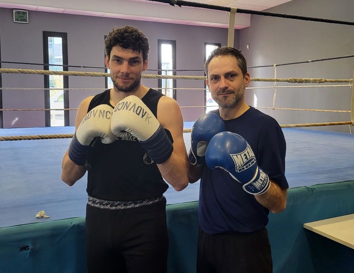 upptäck savate i paimpol – lär dig den franska kampsporten som kombinerar boxning och sparktekniker. perfekt för alla nivåer och åldrar.
